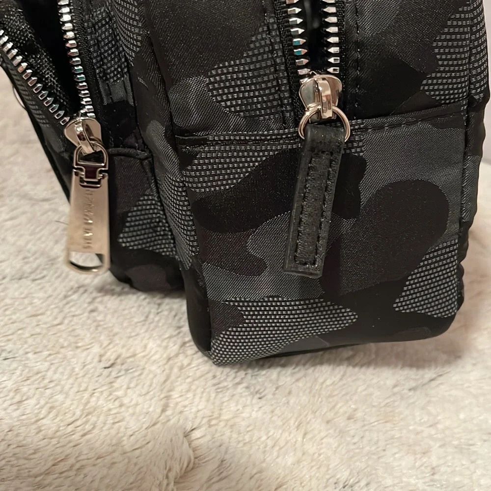 Steve Madden camo double pocket cosmet 👨🏻🎁😍 - Picture 5 of 8